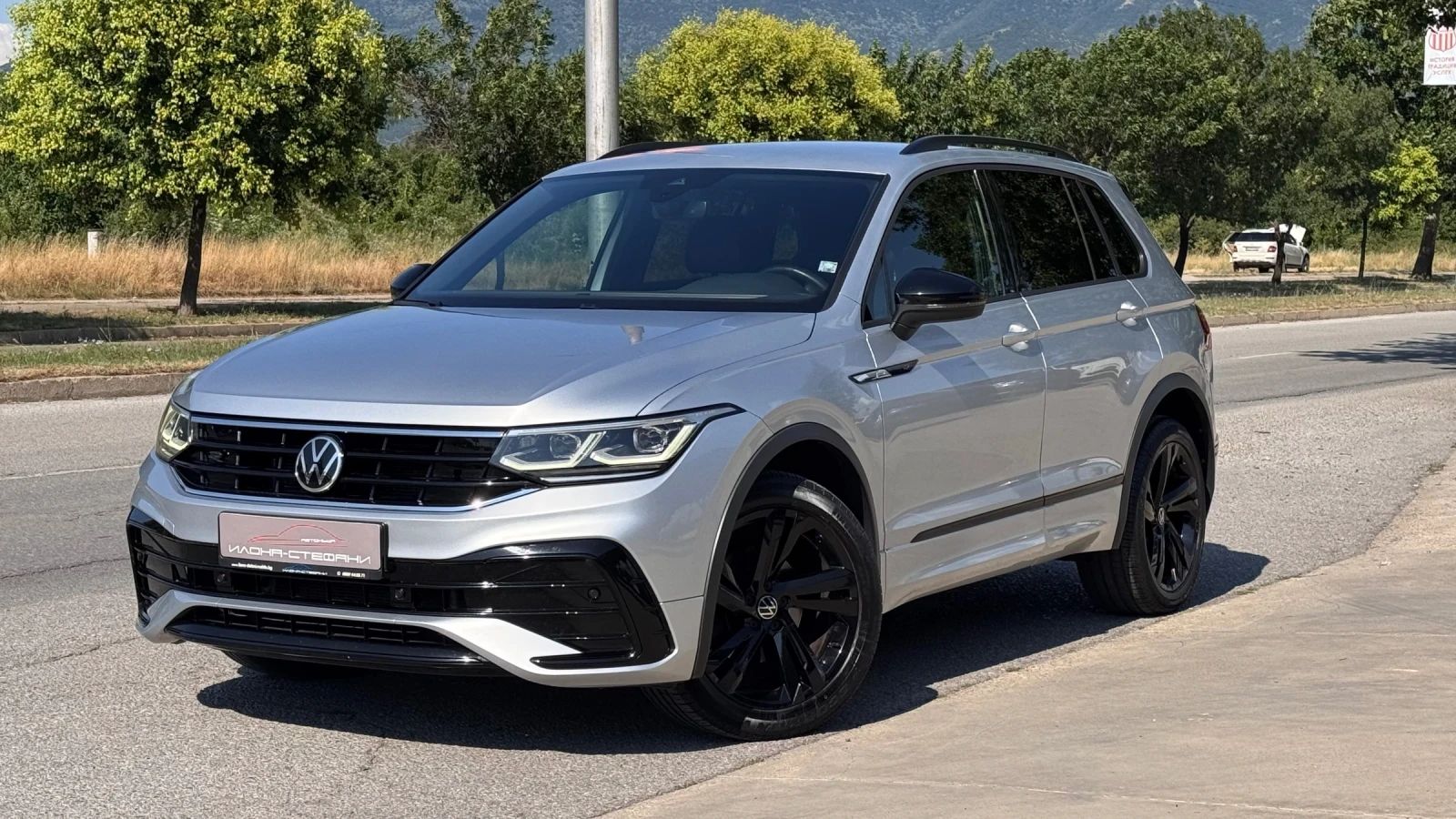 VW Tiguan 2.0TDI R-Line 4MOTION* NIGHT* ОБСЛУЖЕН* 
