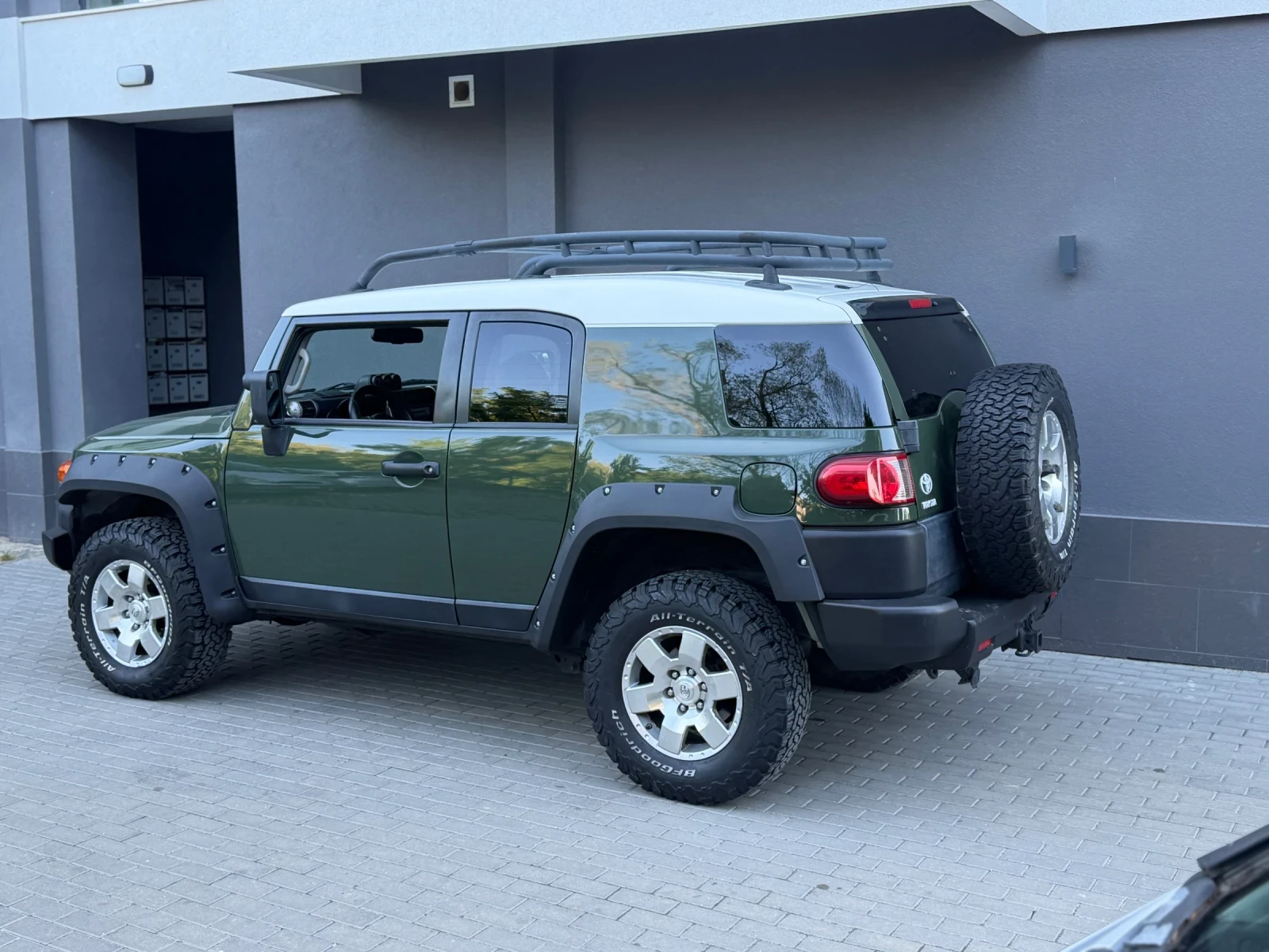 Toyota Fj cruiser 4.0 Facelift, снимка 3 - Автомобили и джипове - 55419358