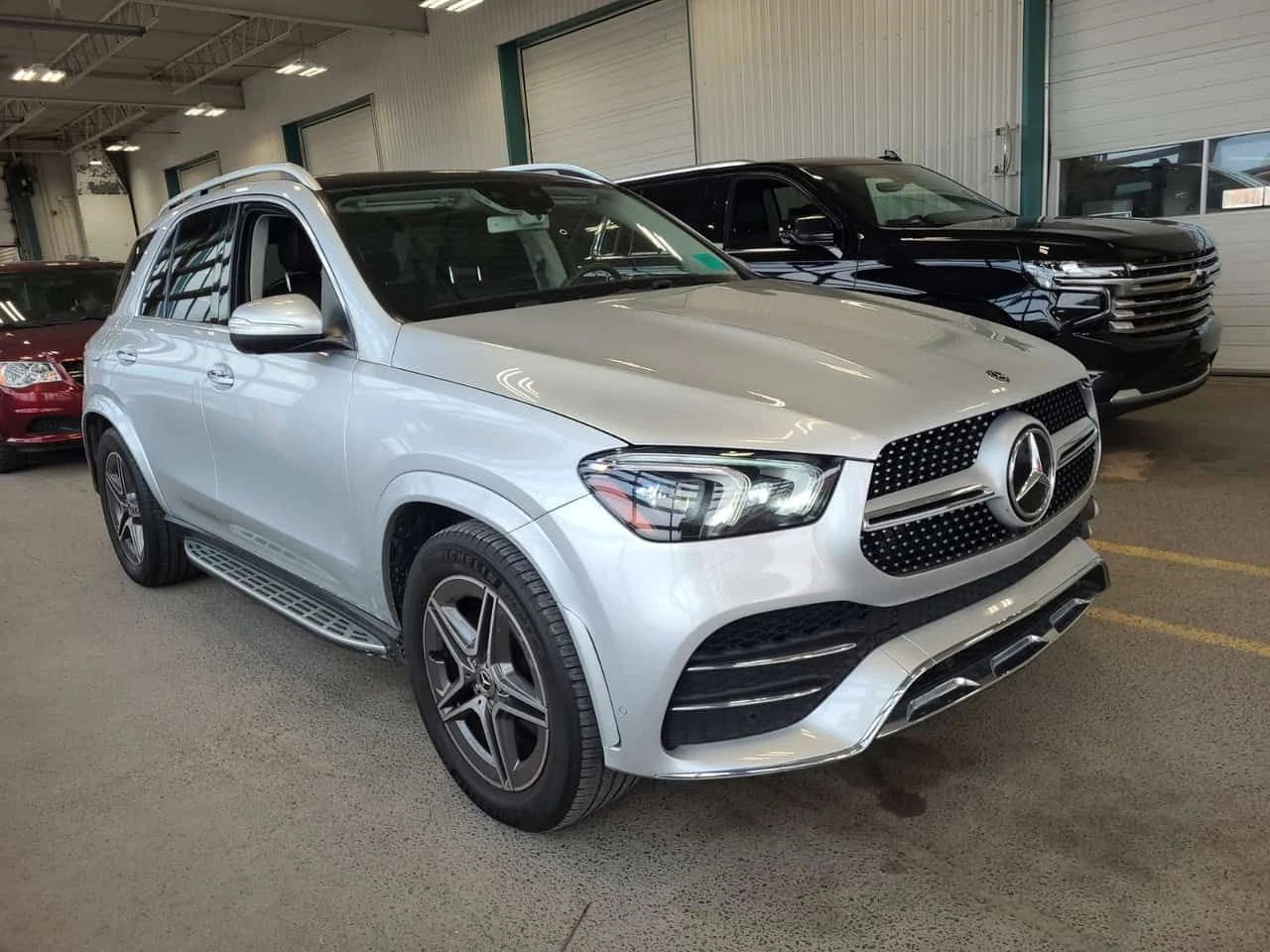 Mercedes-Benz GLE 350 * CARFAX * BURMESTER * ПАНОРАМА * АВТОКРЕДИТ, снимка 2 - Автомобили и джипове - 55706652