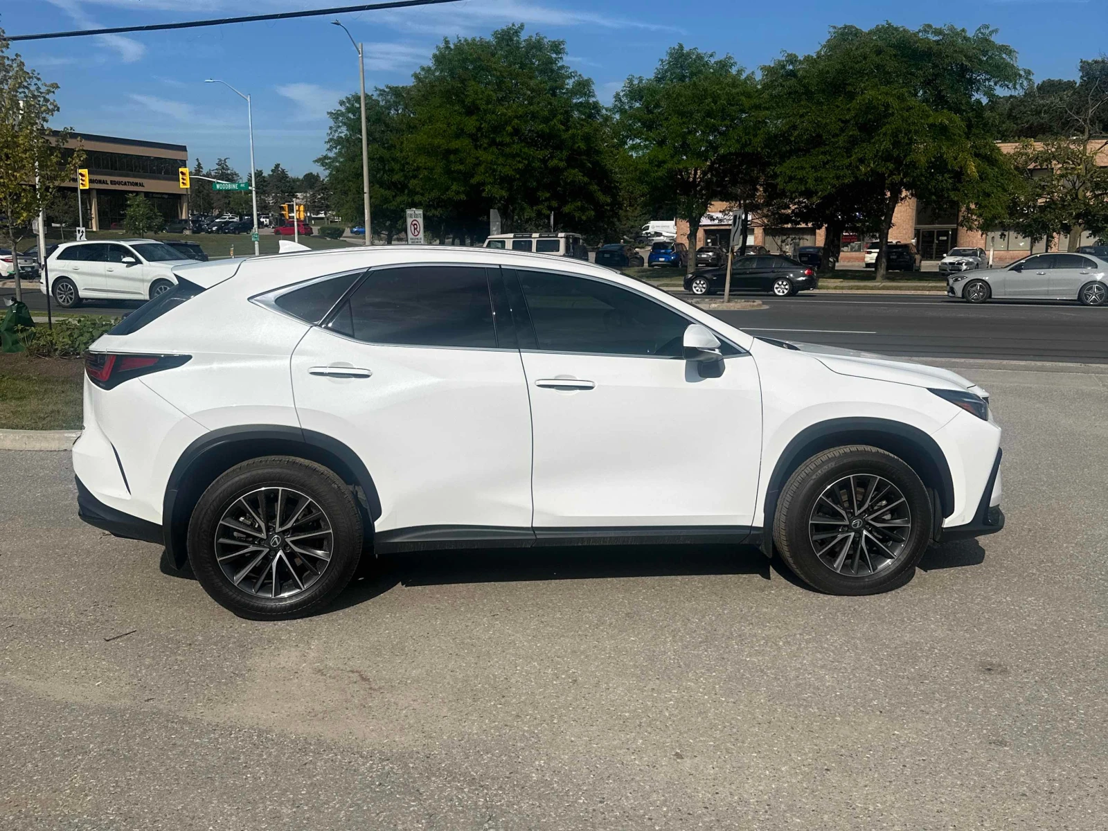 Lexus NX * 350 * CARFAX * ОПЦИЯ ЗА ФИНАНСИРАНЕ, снимка 3 - Автомобили и джипове - 56156360