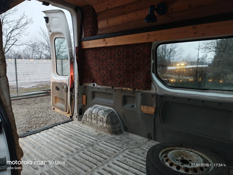 Renault Trafic 1.9 dci 101 k.c. 6 скорости , снимка 12 - Бусове и автобуси - 52850451