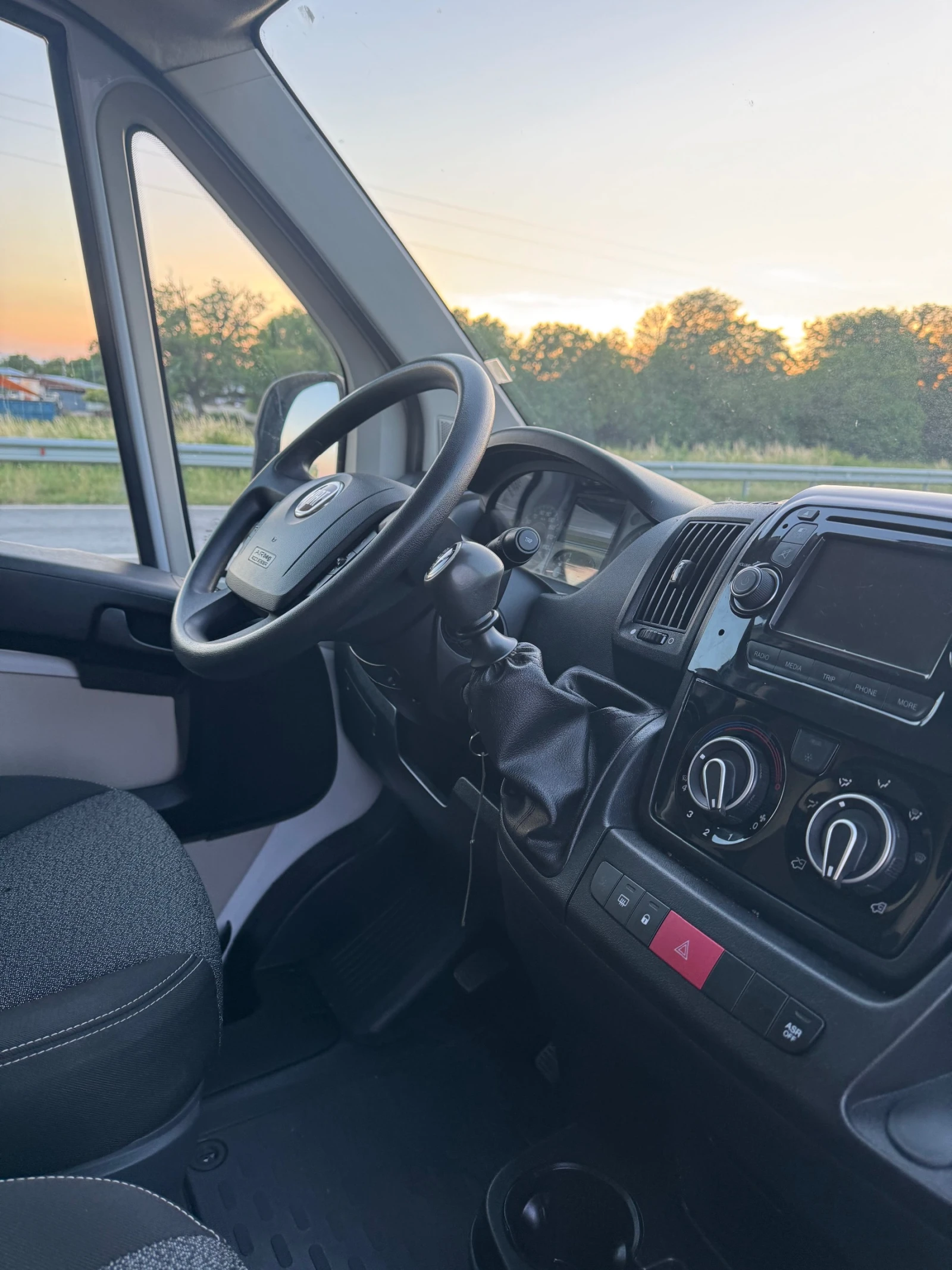 Fiat Ducato 2.3HPI* 2018г* Euro6* Климатик* Оригинал* 6ск* Топ, снимка 14 - Бусове и автобуси - 52681398