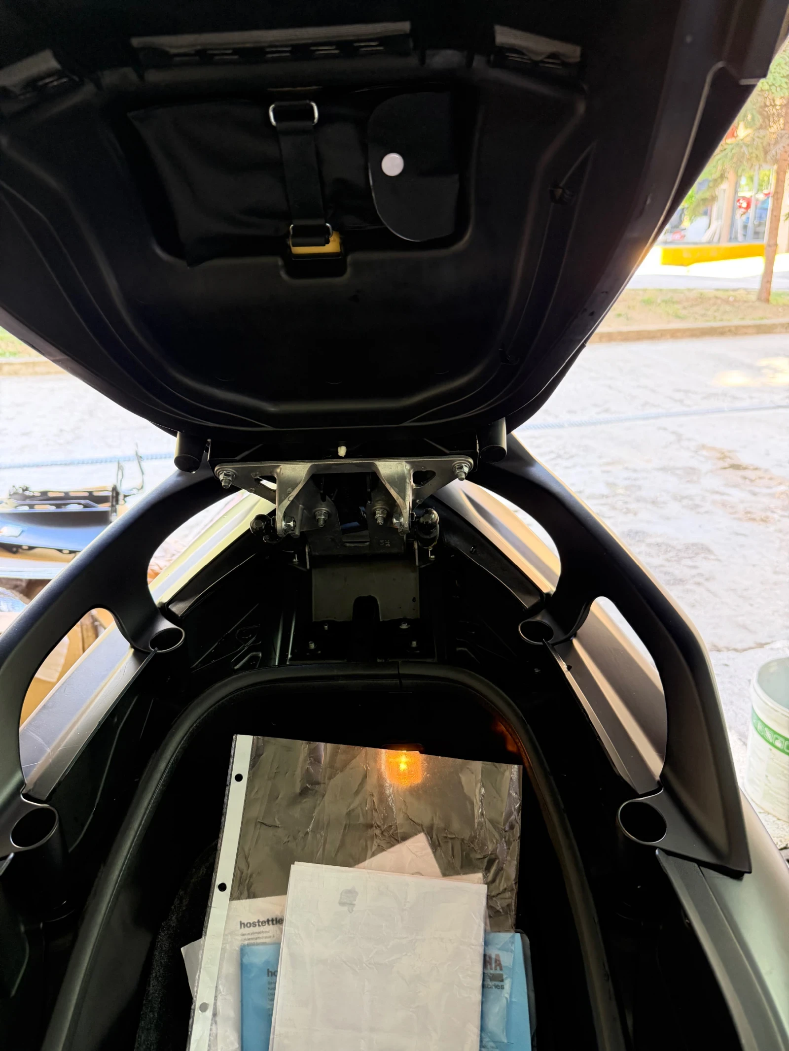 Yamaha T-max 560ie, Tech Max, ABS-TCS, Akrapovic, снимка 10 - Мотоциклети и мототехника - 55511389