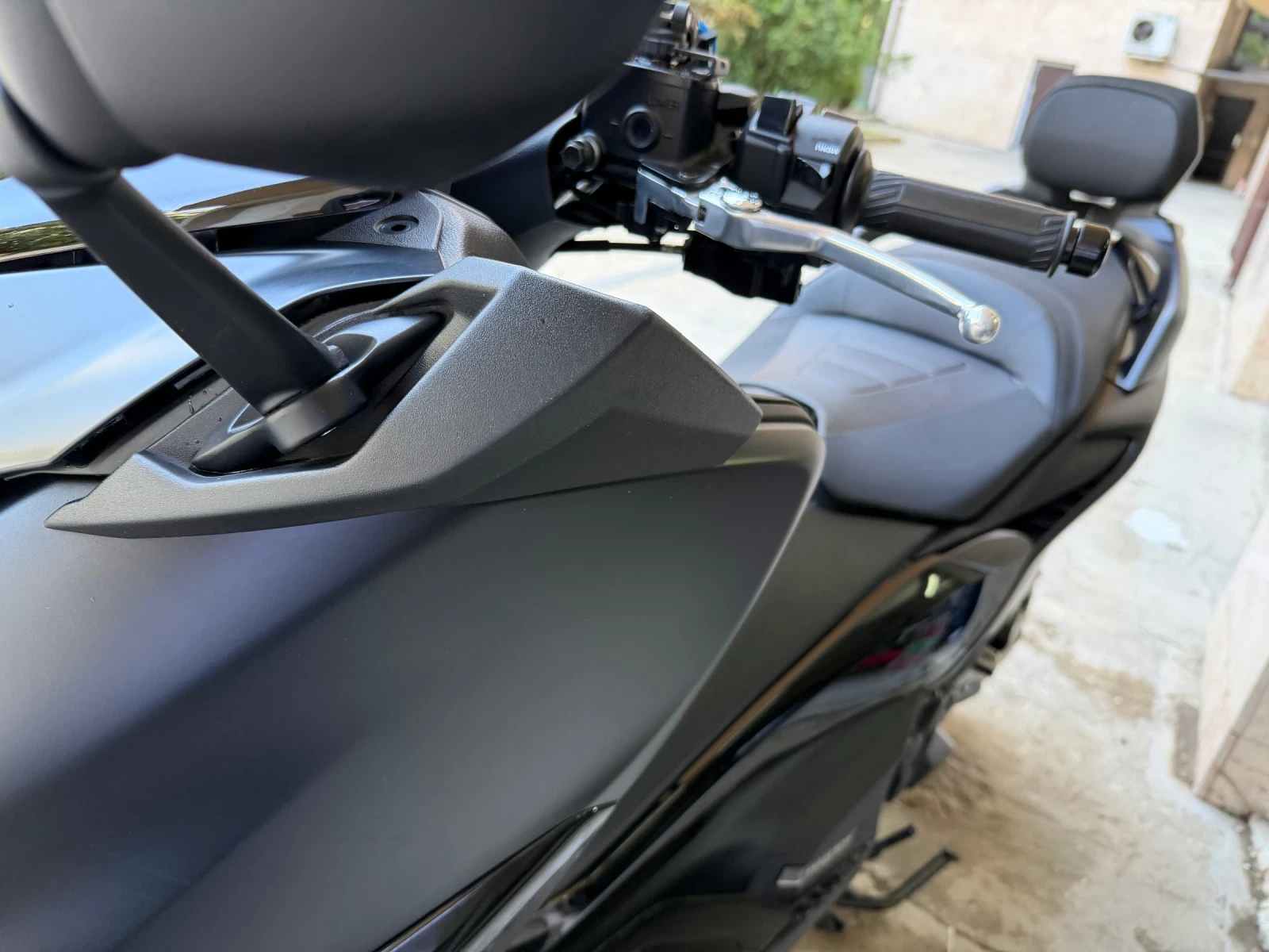 Yamaha T-max 560ie, Tech Max, ABS-TCS, Akrapovic, снимка 5 - Мотоциклети и мототехника - 55511389