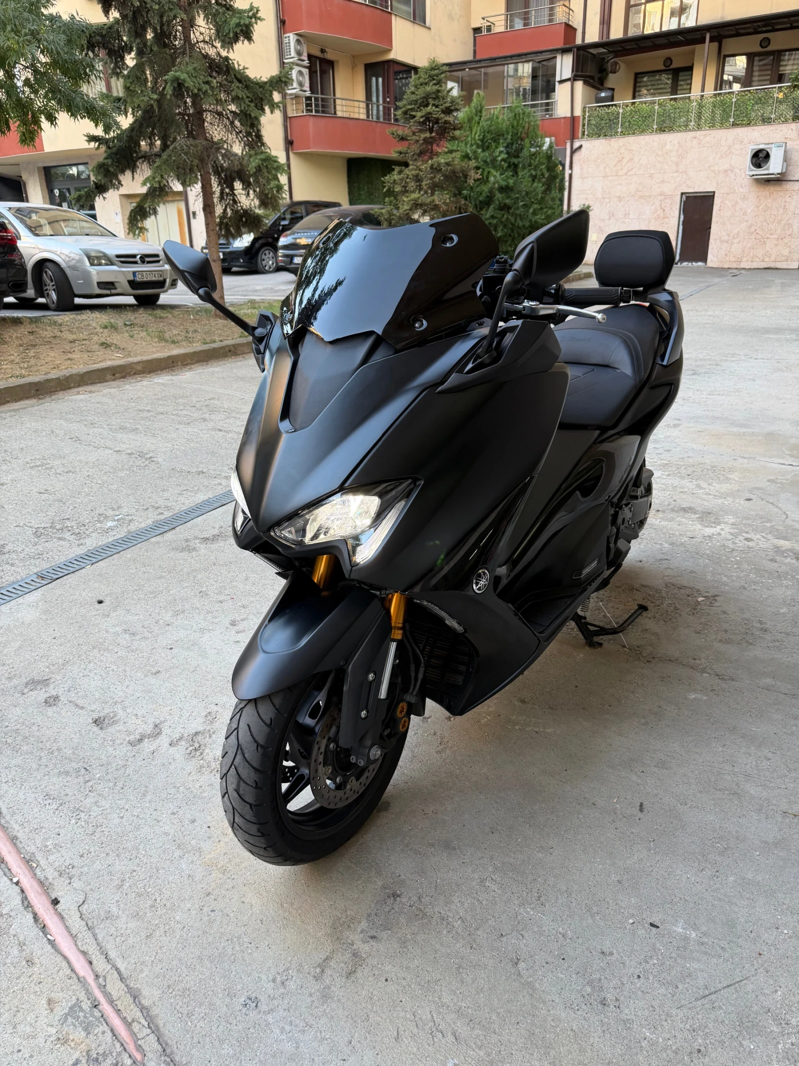 Yamaha T-max 560ie, Tech Max, ABS-TCS, Akrapovic, снимка 14 - Мотоциклети и мототехника - 55511389