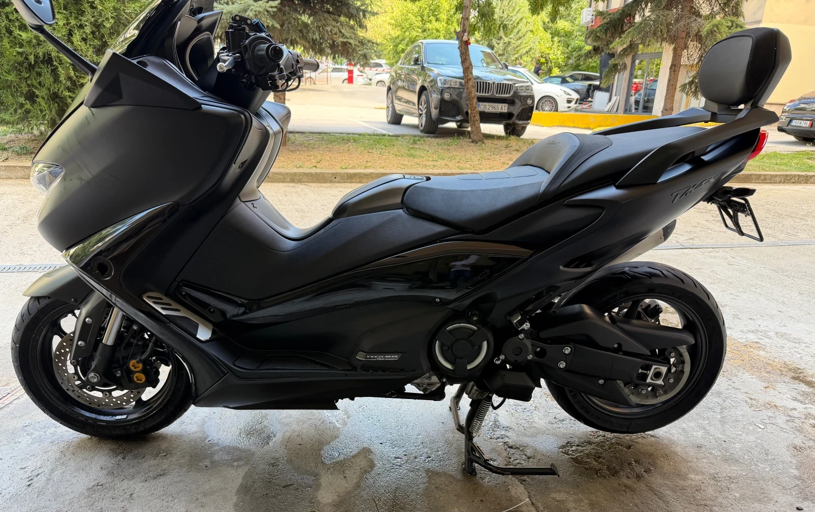 Yamaha T-max 560ie, Tech Max, ABS-TCS, Akrapovic, снимка 2 - Мотоциклети и мототехника - 55511389
