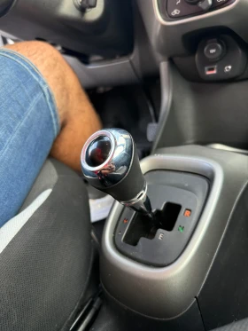 Toyota Aygo 1.0VVT-I* АВТОМАТИК* LED* NAVI* БЕЗУПРЕЧНА* EURO6B | Auto.bg — изображение 12