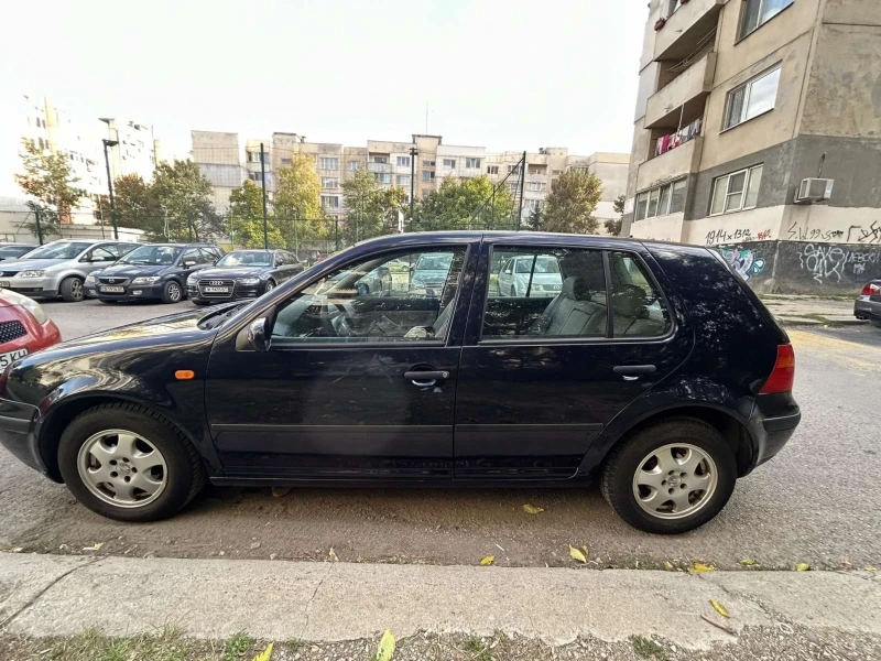 VW Golf 1.6, снимка 5 - Автомобили и джипове - 47598501