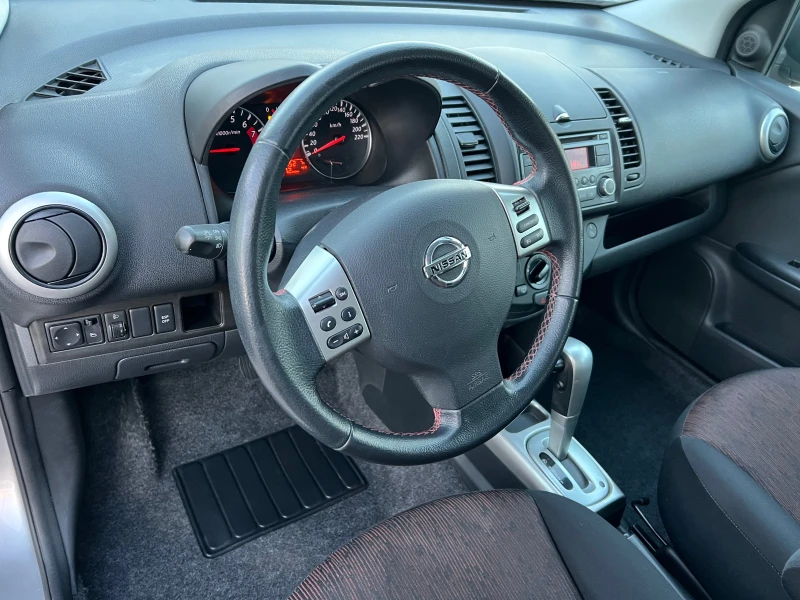 Nissan Note 1.6-АВТОМАТИК!, снимка 11 - Автомобили и джипове - 48144409