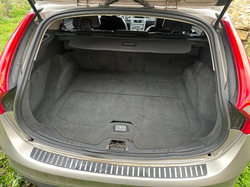 Volvo V60 D3, снимка 6 - Автомобили и джипове - 52641017