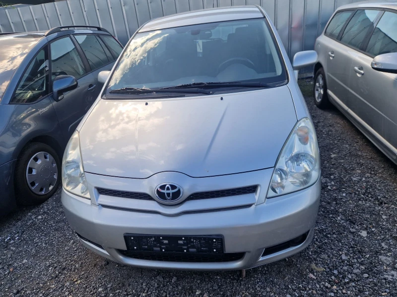 Toyota Corolla verso 1.8i16v 129ps.LUNA ITALIA, снимка 2 - Автомобили и джипове - 51095592