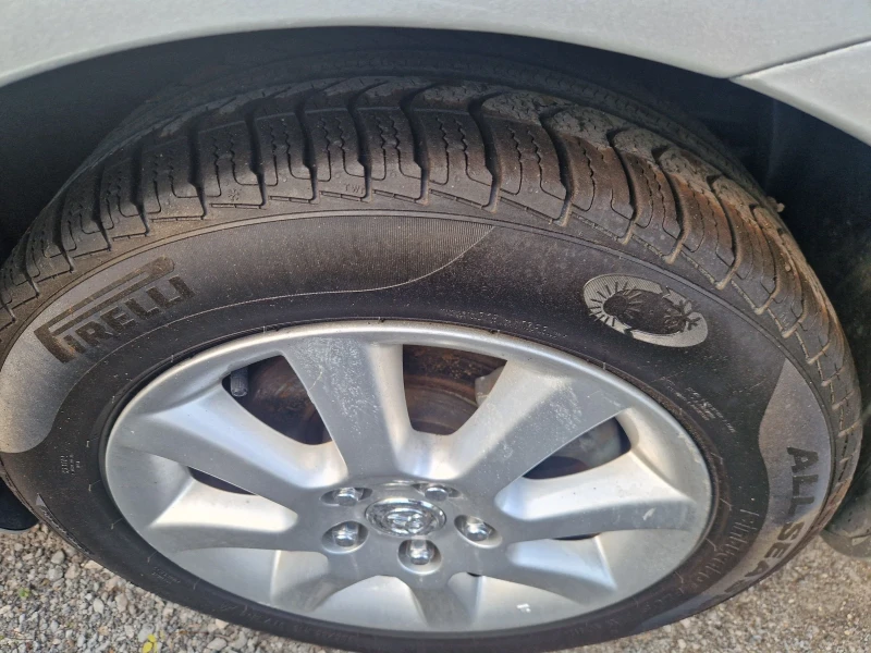 Toyota Corolla verso 1.8i16v 129ps.LUNA ITALIA, снимка 3 - Автомобили и джипове - 51095592