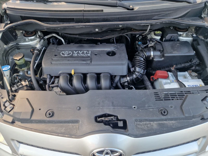 Toyota Corolla verso 1.8i16v 129ps.LUNA ITALIA, снимка 13 - Автомобили и джипове - 51095592