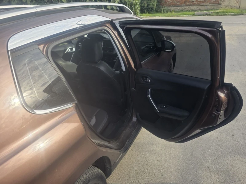 Peugeot 2008, снимка 12 - Автомобили и джипове - 51750028