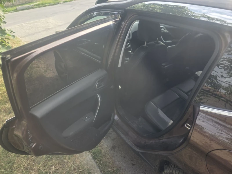 Peugeot 2008, снимка 13 - Автомобили и джипове - 51750028