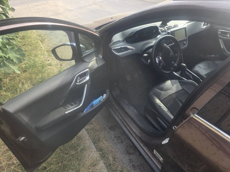 Peugeot 2008, снимка 8 - Автомобили и джипове - 51750028