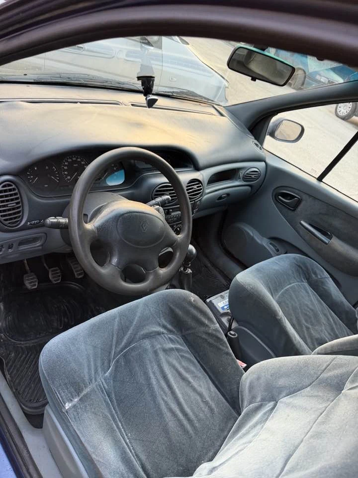 Renault Megane 1.9dti 100, снимка 4 - Автомобили и джипове - 53731178
