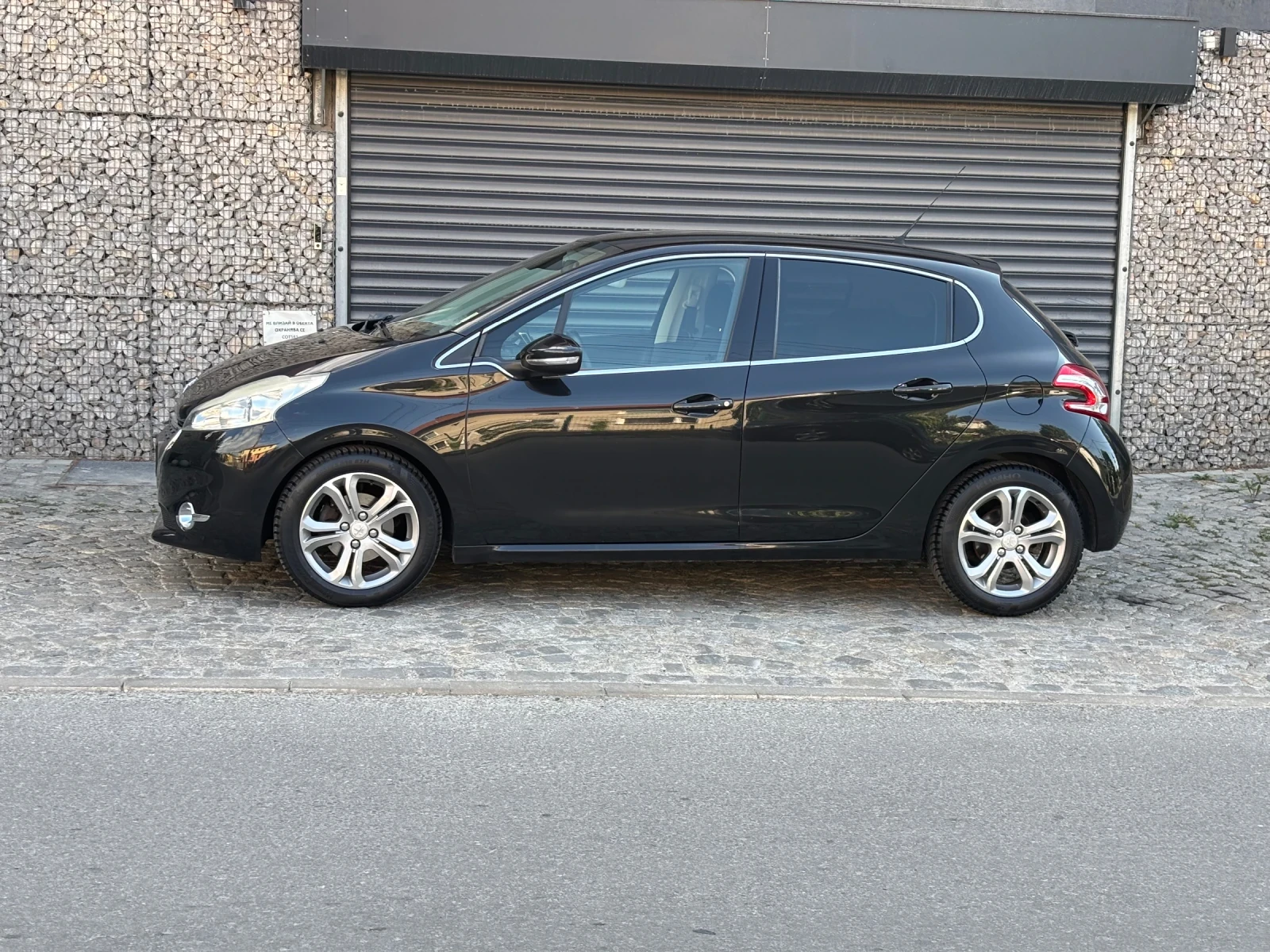 Peugeot 208  - изображение 7