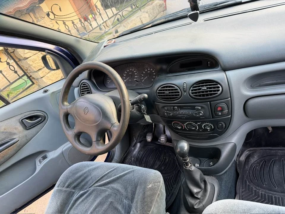 Renault Megane 1.9dti 100, снимка 3 - Автомобили и джипове - 53731178