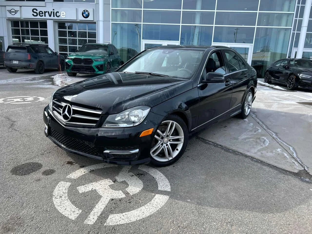 Mercedes-Benz C 300 * 4dr Sdn 4MATIC * CARFAX * ЦЕНА ДО БГ