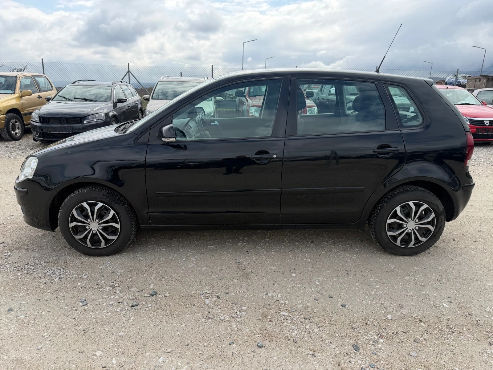 VW Polo 1.2/60кс Климатик 146000км Сервизни документи, снимка 4 - Автомобили и джипове - 54088554