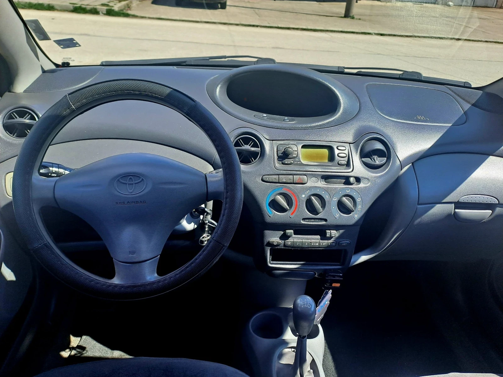 Toyota Yaris, снимка 7 - Автомобили и джипове - 54100741