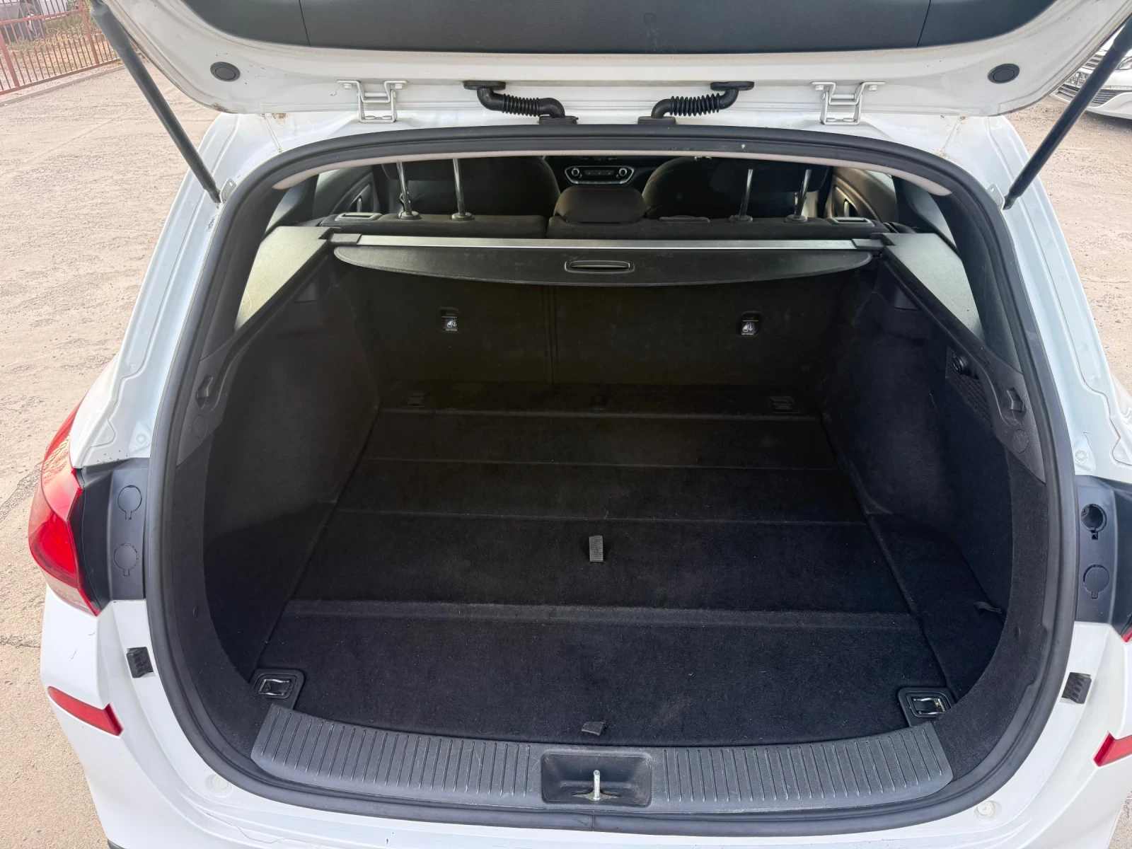 Hyundai I30 1.4i ��� 100�� | Mobile.bg � ����������� 11
