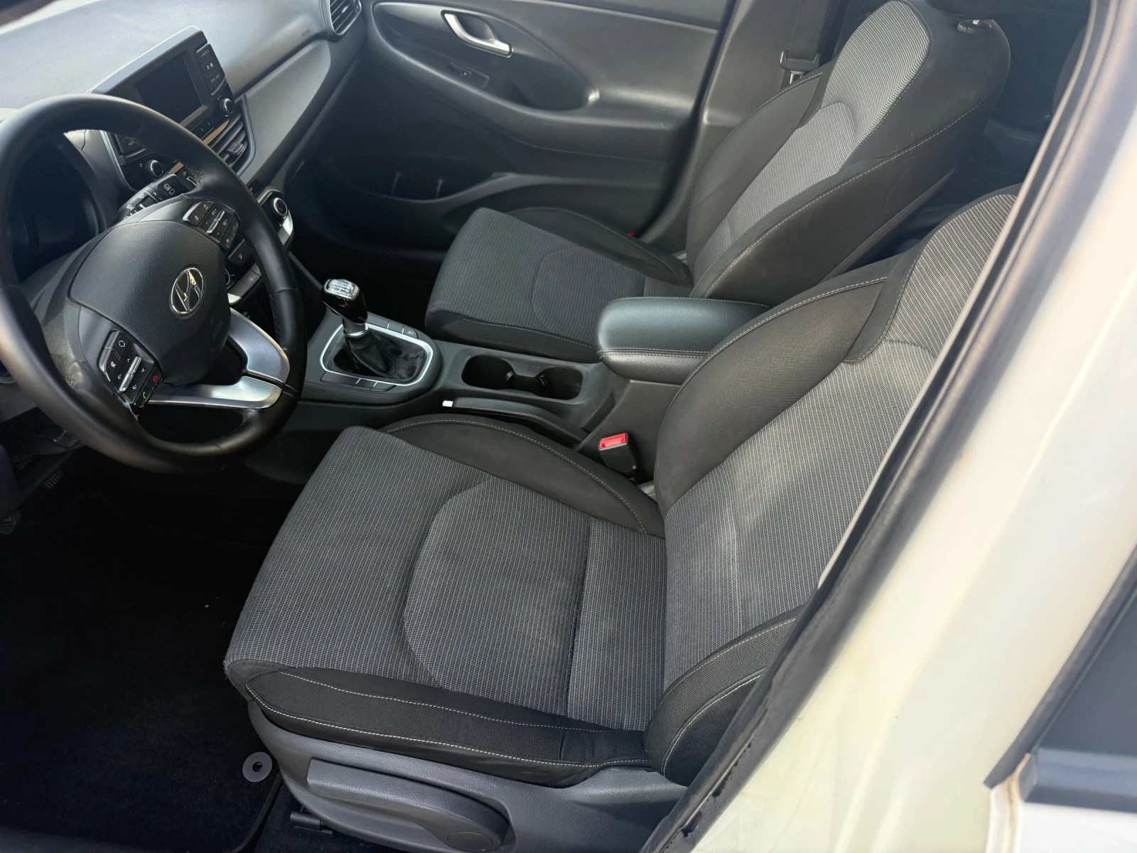 Hyundai I30 1.4i ��� 100�� | Mobile.bg � ����������� 9