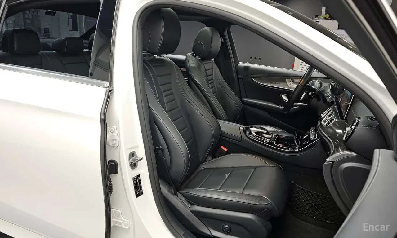 Mercedes-Benz E 350 * 4MATIC AMG Line * ОПЦИЯ ЗА ФИНАНСИРАНЕ, снимка 12 - Автомобили и джипове - 55647410