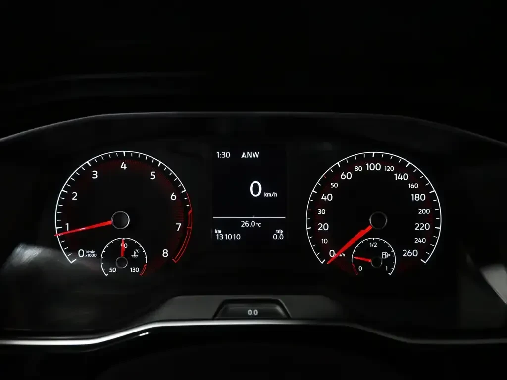 VW Jetta R-LINE* ПАНОРАМА* ЧИСТА ИСТОРИЯ* ПОДГРЕВ ОТЗАД, снимка 8 - Автомобили и джипове - 56119608