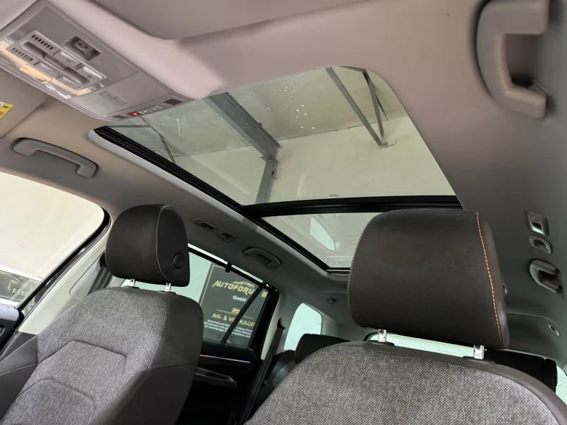 Skoda Kodiaq 2.0TDI/Clever/150HP/4X4/PANO/ACC/NAV/AMBI/CAM/720v, снимка 12 - Автомобили и джипове - 51757240