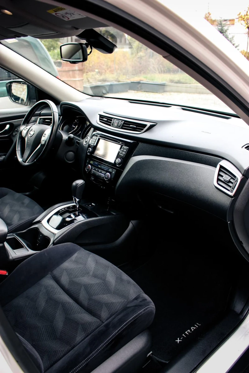Nissan X-trail 1.6 dCi Automatik 108 000 км, Бяла перла, снимка 12 - Автомобили и джипове - 52328862