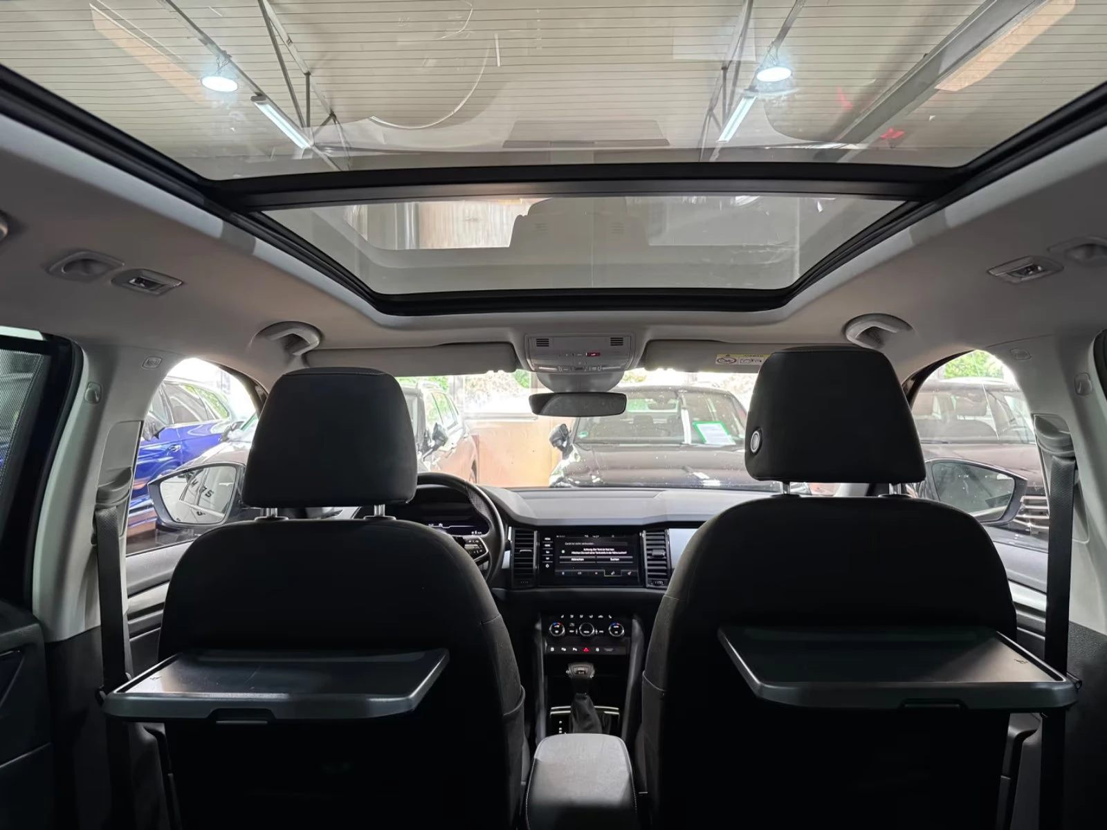 Skoda Kodiaq 2.0TDI/Clever/150HP/4X4/PANO/ACC/NAV/AMBI/CAM/720v | Mobile.bg   13