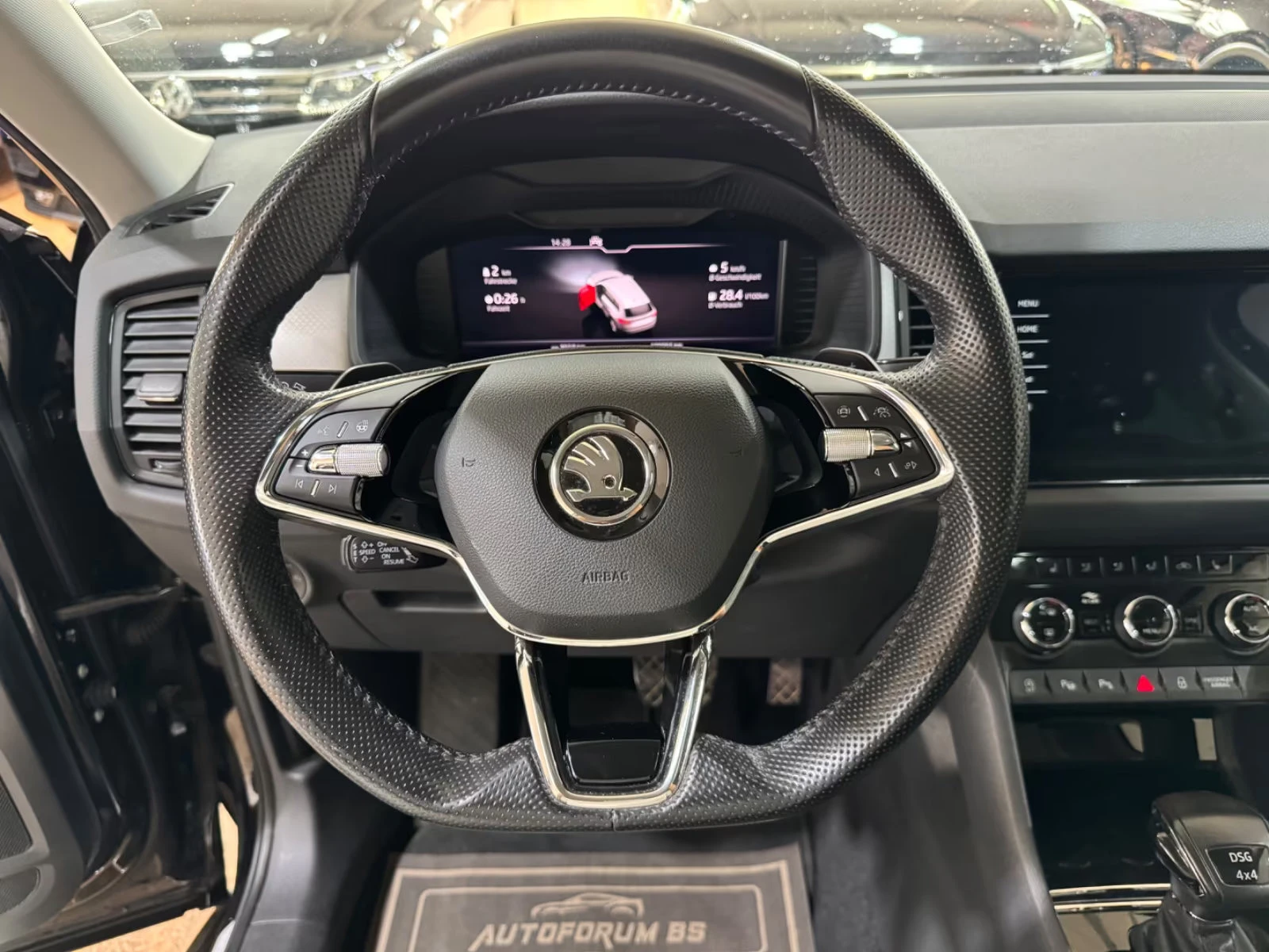 Skoda Kodiaq 2.0TDI/Clever/150HP/4X4/PANO/ACC/NAV/AMBI/CAM/720v - изображение 8