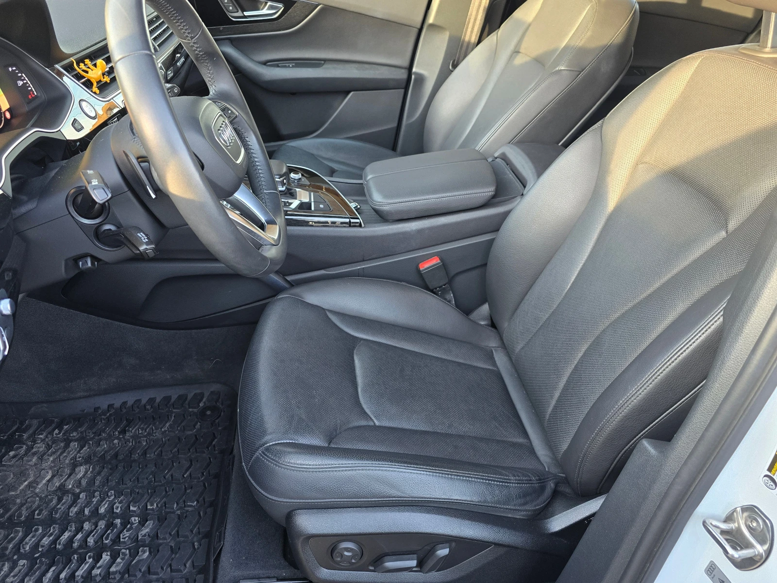 Audi Q7 3.0i/Авт./Лизинг, снимка 7 - Автомобили и джипове - 53776411