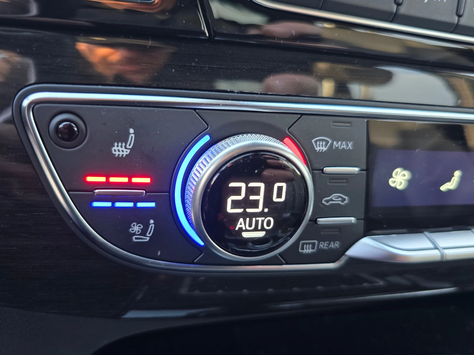 Audi Q7 3.0i/Авт./Лизинг, снимка 8 - Автомобили и джипове - 53776411