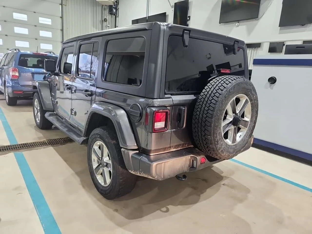 Jeep Wrangler * UNLIMITED SAHARA * CARFAX * БЕЗ ПЪРВОНАЧАЛНА ВНО, снимка 4 - Автомобили и джипове - 54024115