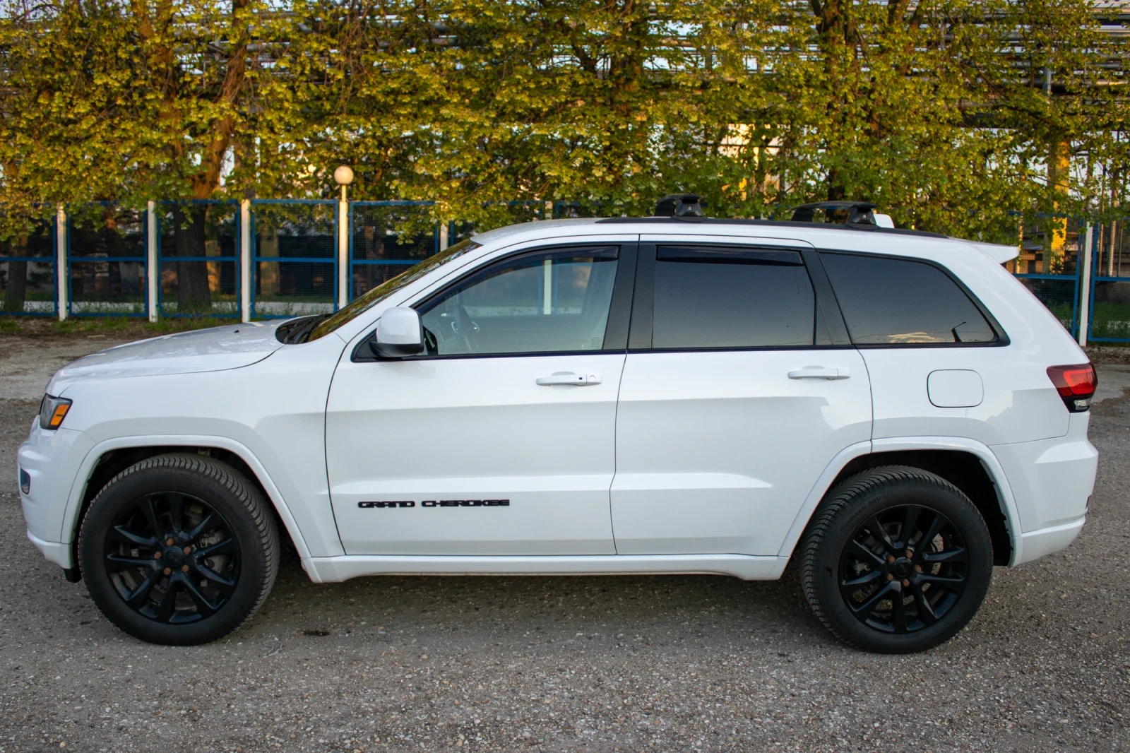 Jeep Grand cherokee 3.6 v6 Altitude , снимка 5 - Автомобили и джипове - 54243778