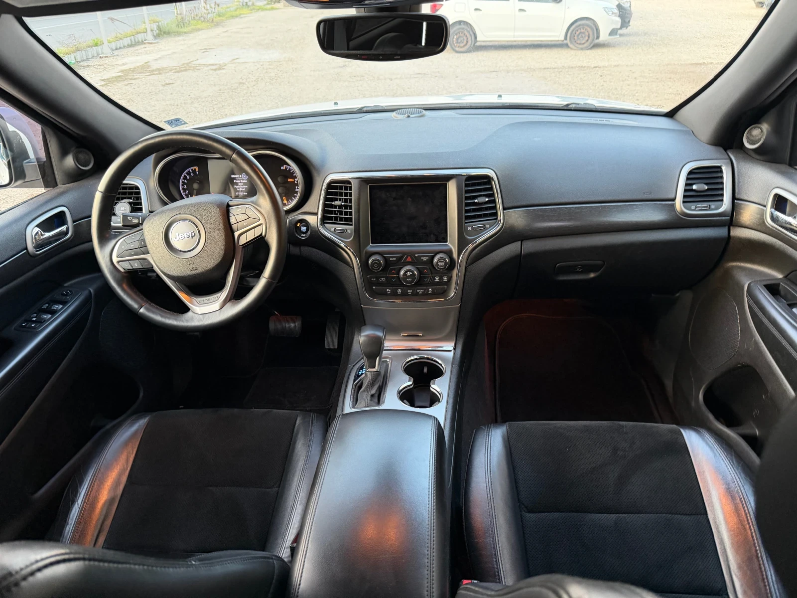 Jeep Grand cherokee 3.6 v6 Altitude , снимка 13 - Автомобили и джипове - 54243778