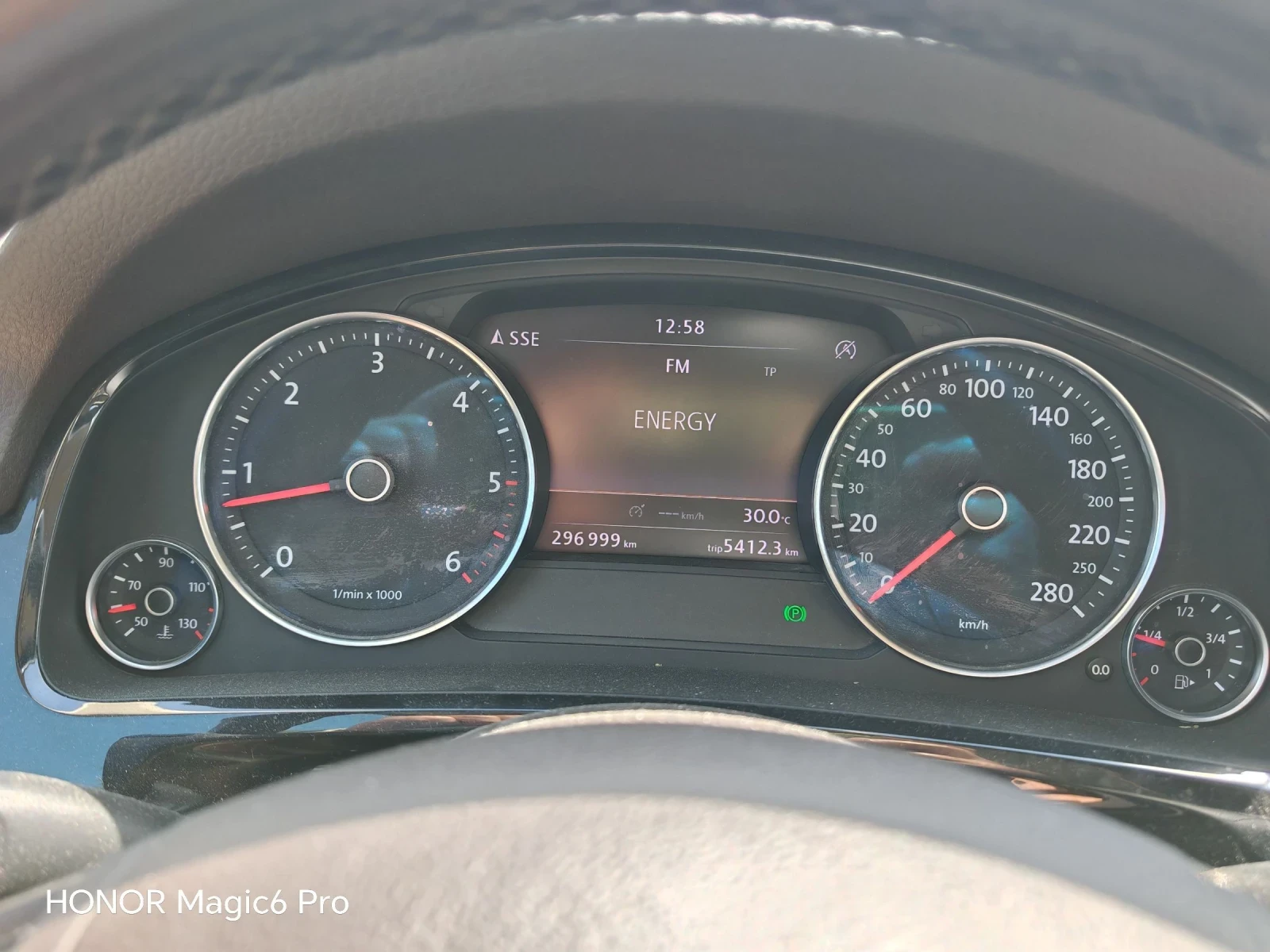 VW Touareg 3.0 V6 TDI, 239к.с., LED, КОЖА, НАВИ, ЕВРО-5, , снимка 9 - Автомобили и джипове - 54668198