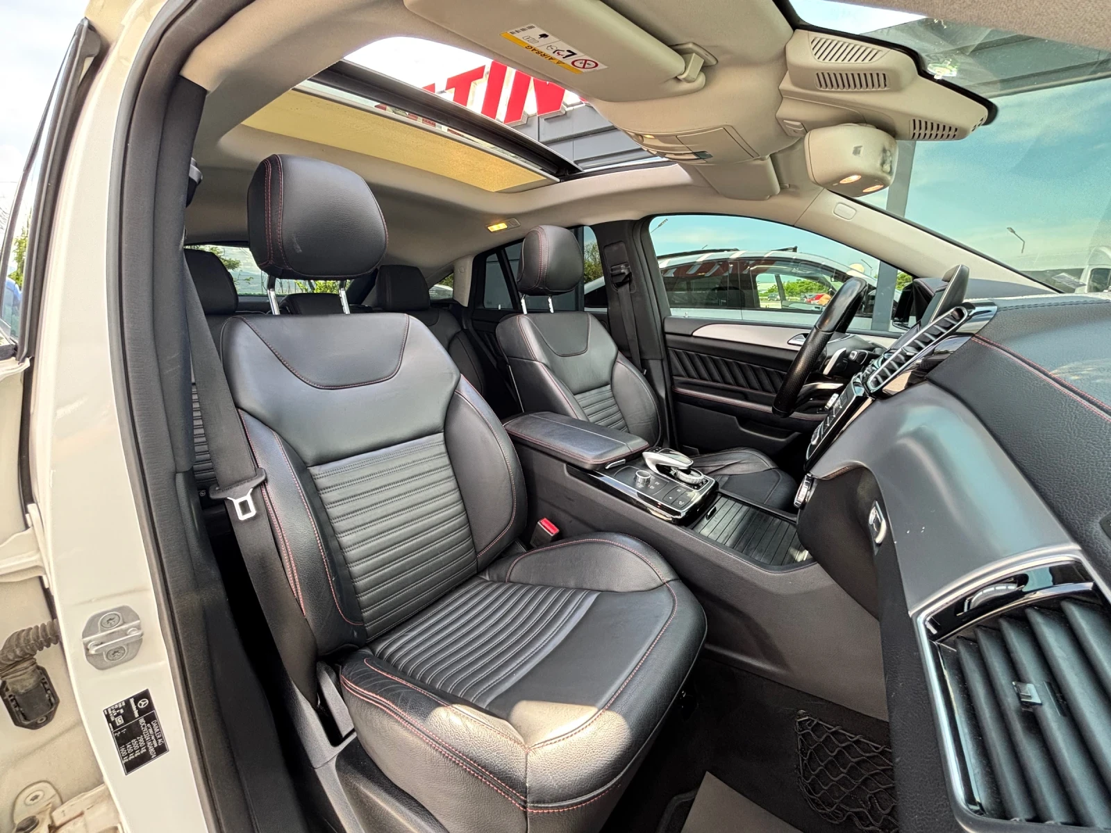 Mercedes-Benz GLE 350 COUPE/AMG/4MATIK/NAVI/PANO/TOP, снимка 7 - Автомобили и джипове - 54830566