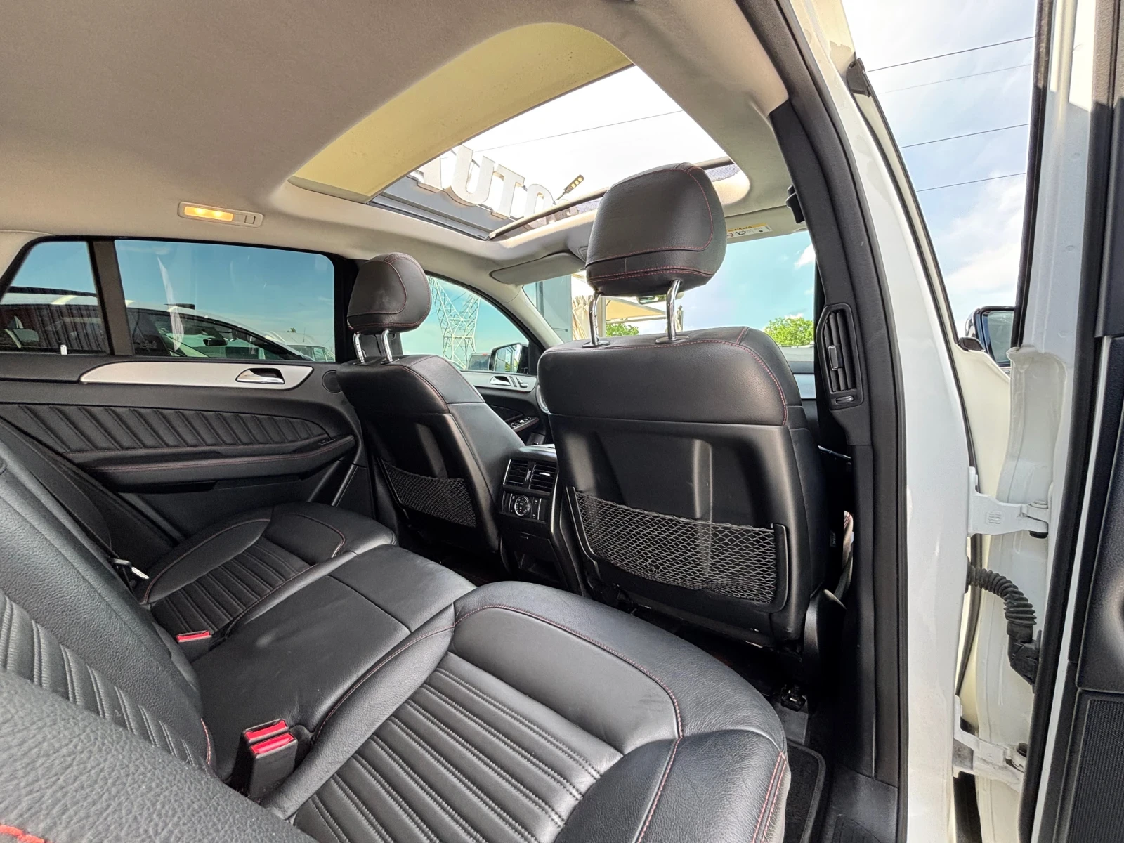 Mercedes-Benz GLE 350 COUPE/AMG/4MATIK/NAVI/PANO/TOP, снимка 9 - Автомобили и джипове - 54830566