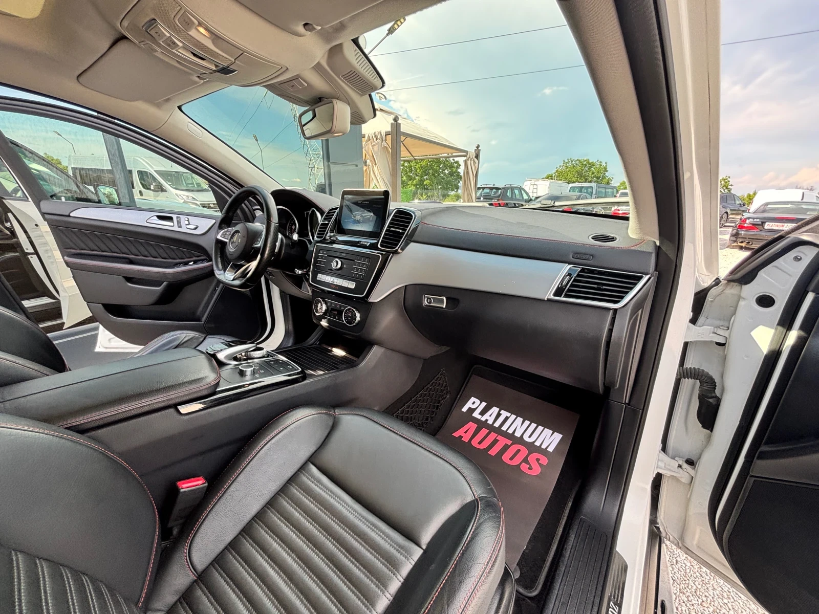 Mercedes-Benz GLE 350 COUPE/AMG/4MATIK/NAVI/PANO/TOP, снимка 5 - Автомобили и джипове - 54830566