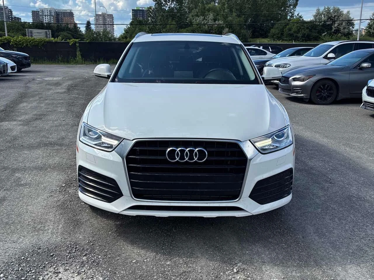 Audi Q3 Progressiv/ПАНОРАМА/ПОДГРЕВИ, снимка 2 - Автомобили и джипове - 55024007