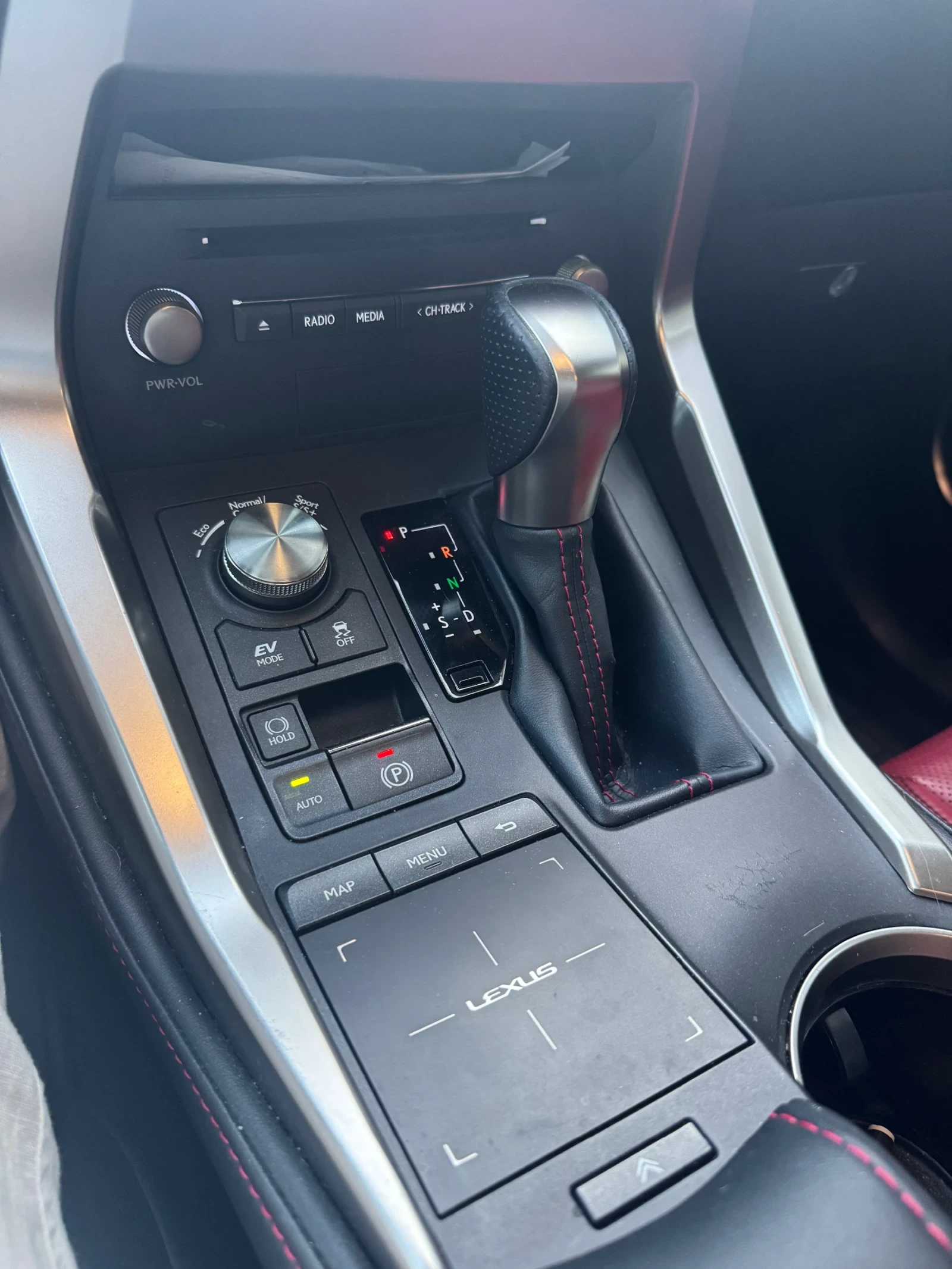 Lexus NX 300h F sport, снимка 14 - Автомобили и джипове - 55969723