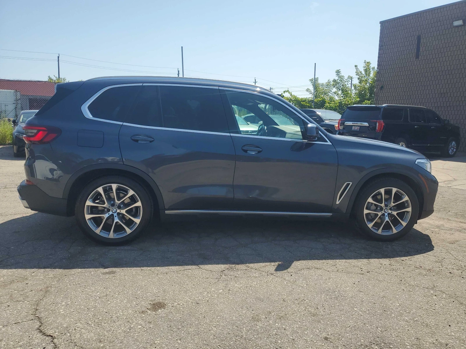 BMW X5 XDrive40i* HARMAN KARDON* HEAD-UP* ПОДГРЕВ* ОБДУХВ, снимка 3 - Автомобили и джипове - 55494899