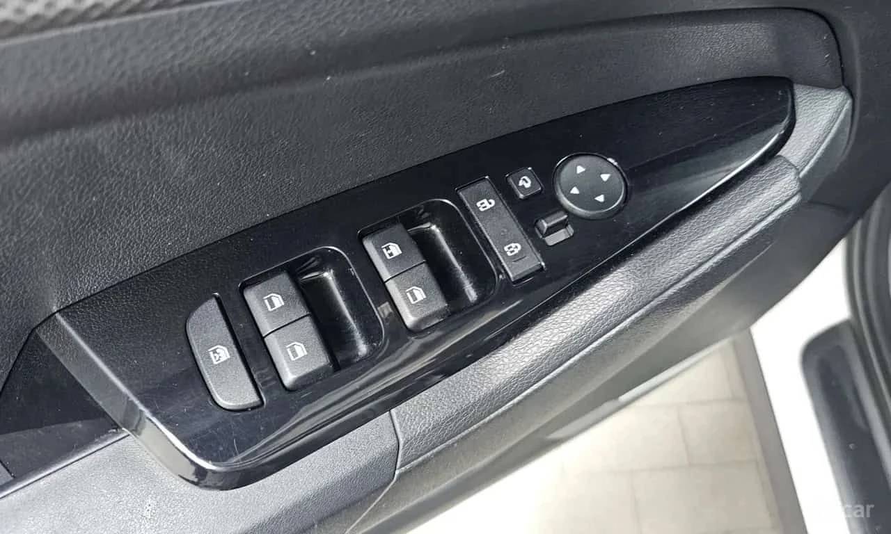 Kia Sportage * Gasoline 1.6 Turbo 2WD * ЦЕНА ДО БГ, снимка 14 - Автомобили и джипове - 55710859