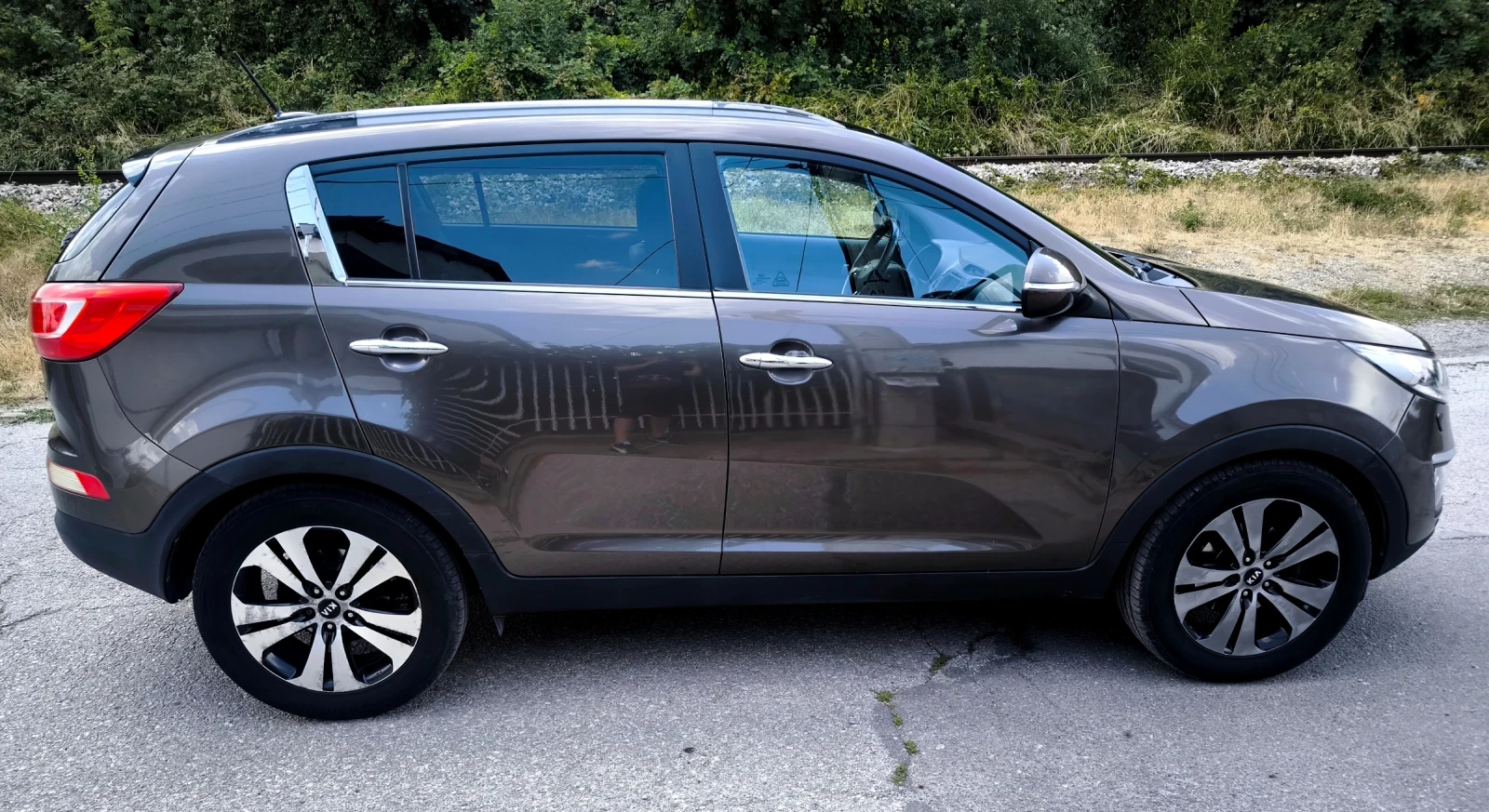Kia Sportage 2.0 CRDI, снимка 4 - Автомобили и джипове - 56114942