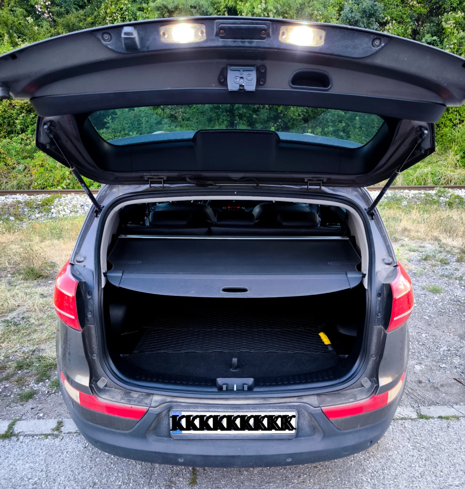 Kia Sportage 2.0 CRDI, снимка 17 - Автомобили и джипове - 56114942