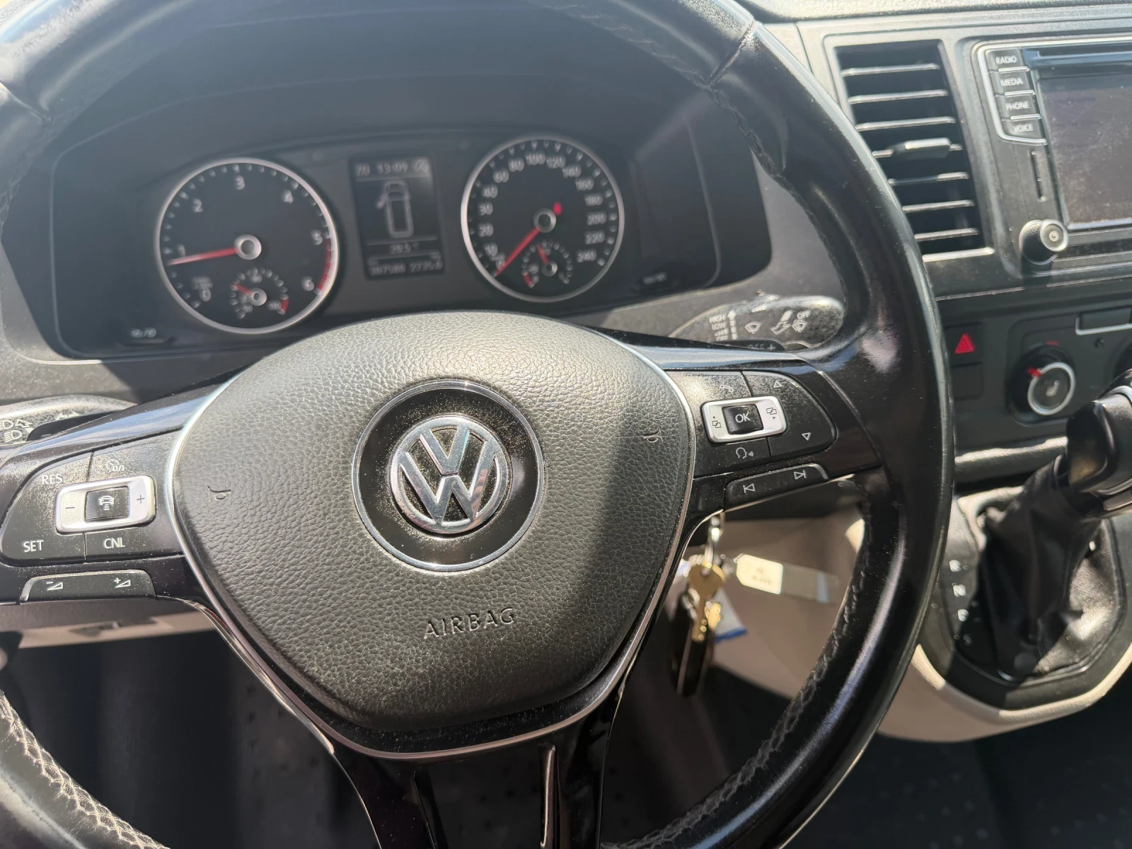 VW Transporter T6!LONG!4MOTION!FULL!LED!AUTOMAT! , снимка 16 - Бусове и автобуси - 54929550